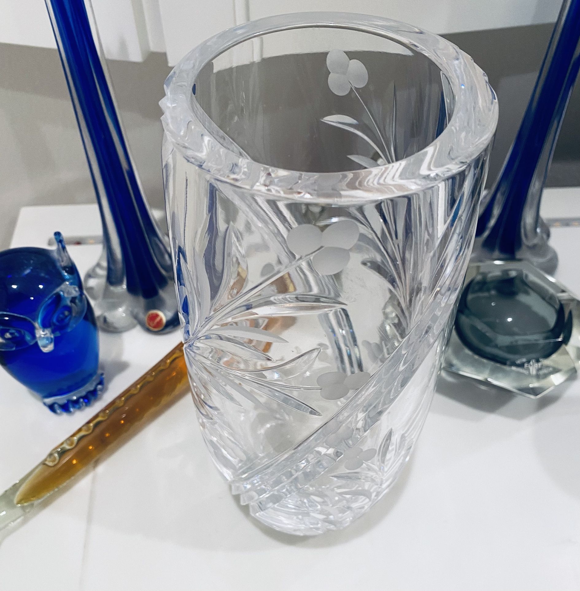 Gorgeous Crystal Vase Signed by Gaspari 10” in height and very heavy. Excellent condition-like new This vase is in perfect condition. If you need mor