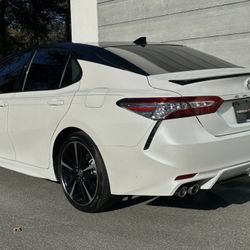 2018 Toyota Camry Red Interior