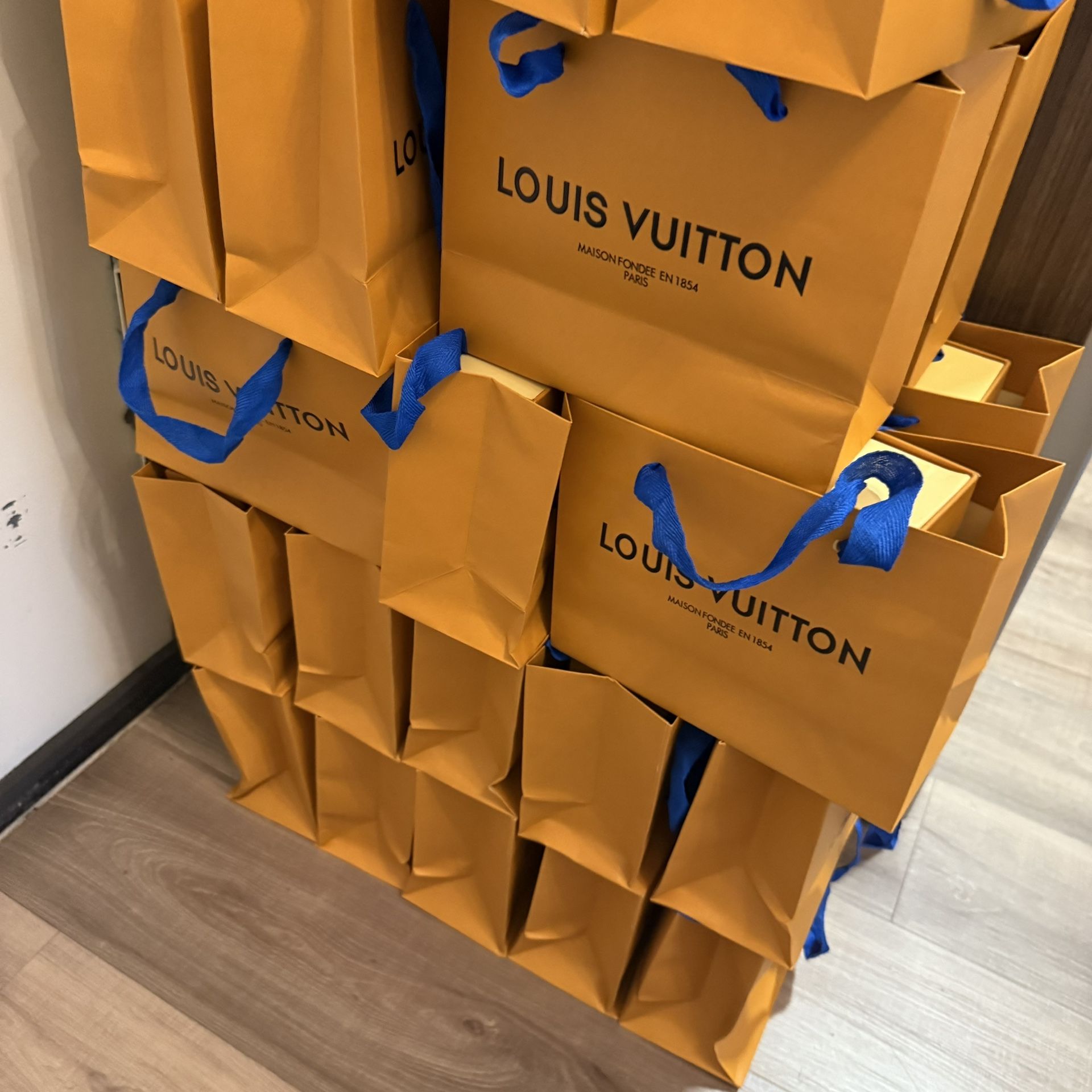 Wholesale Belts 30pcs For $1500