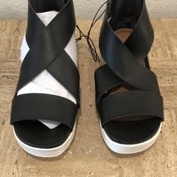NWT Black Scrappy Sandals 