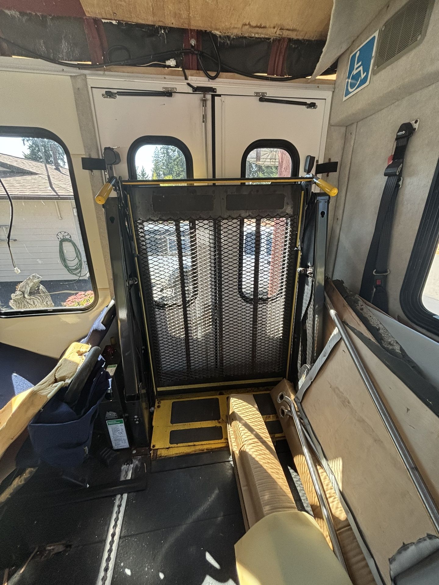 Handicap Platform Lift For Wheelchair Or Scooter