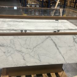 Glass Showcase O Vitrina 