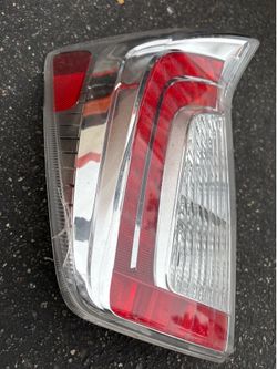 Toyota Prius tail light assembly