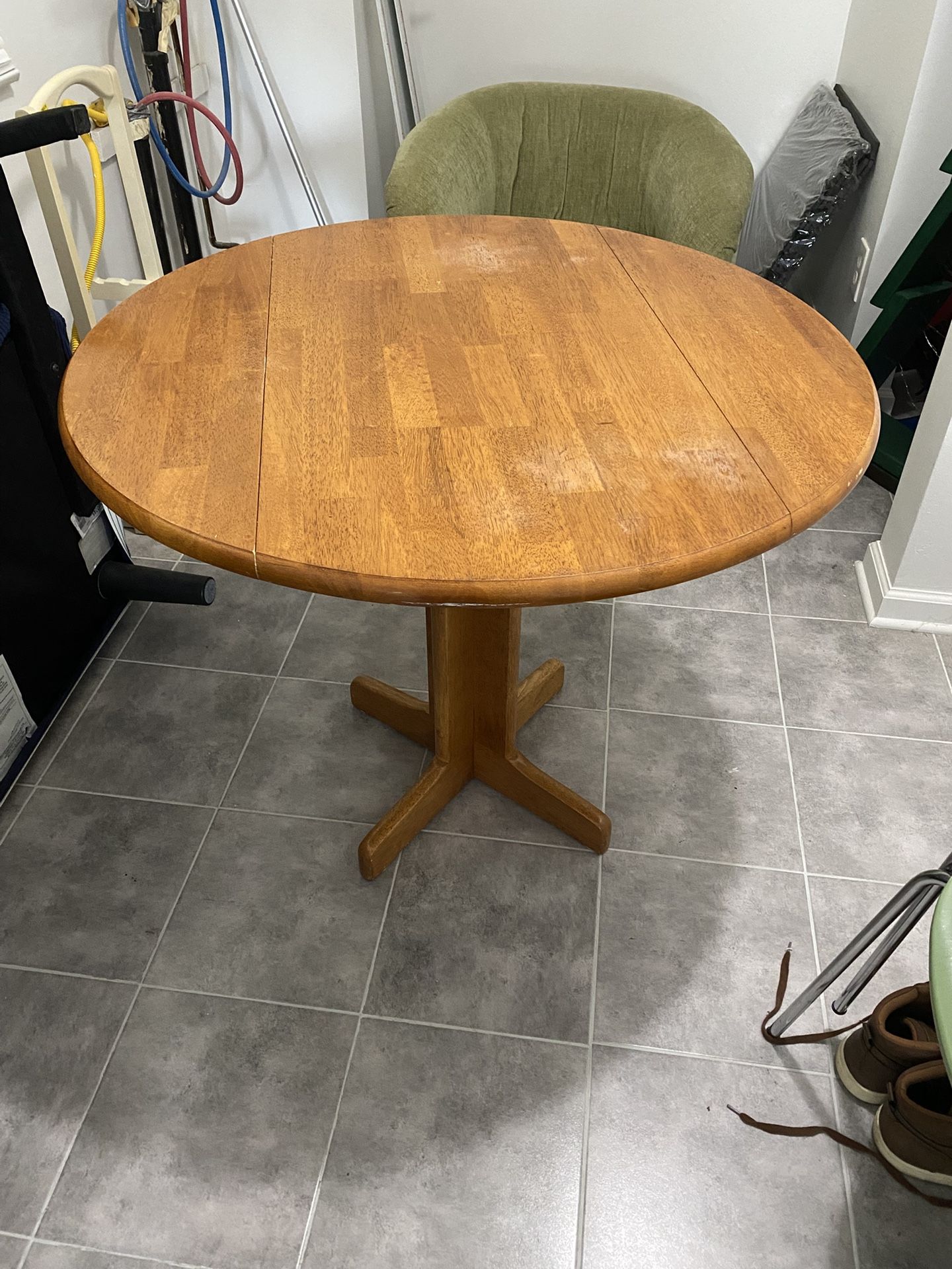 Small Round Table, Folding Sides