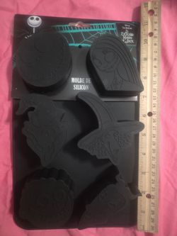 new the nightmare before christmas silicone molds .. jack the skeleton and sally 6 holes silicone molds.