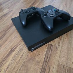 Xbox One X TB w/ 2 Controllers + 5 Games 