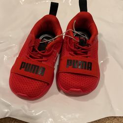 Red puma shoes For Infant. Size 5 