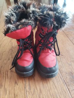 Red winter boots size 8