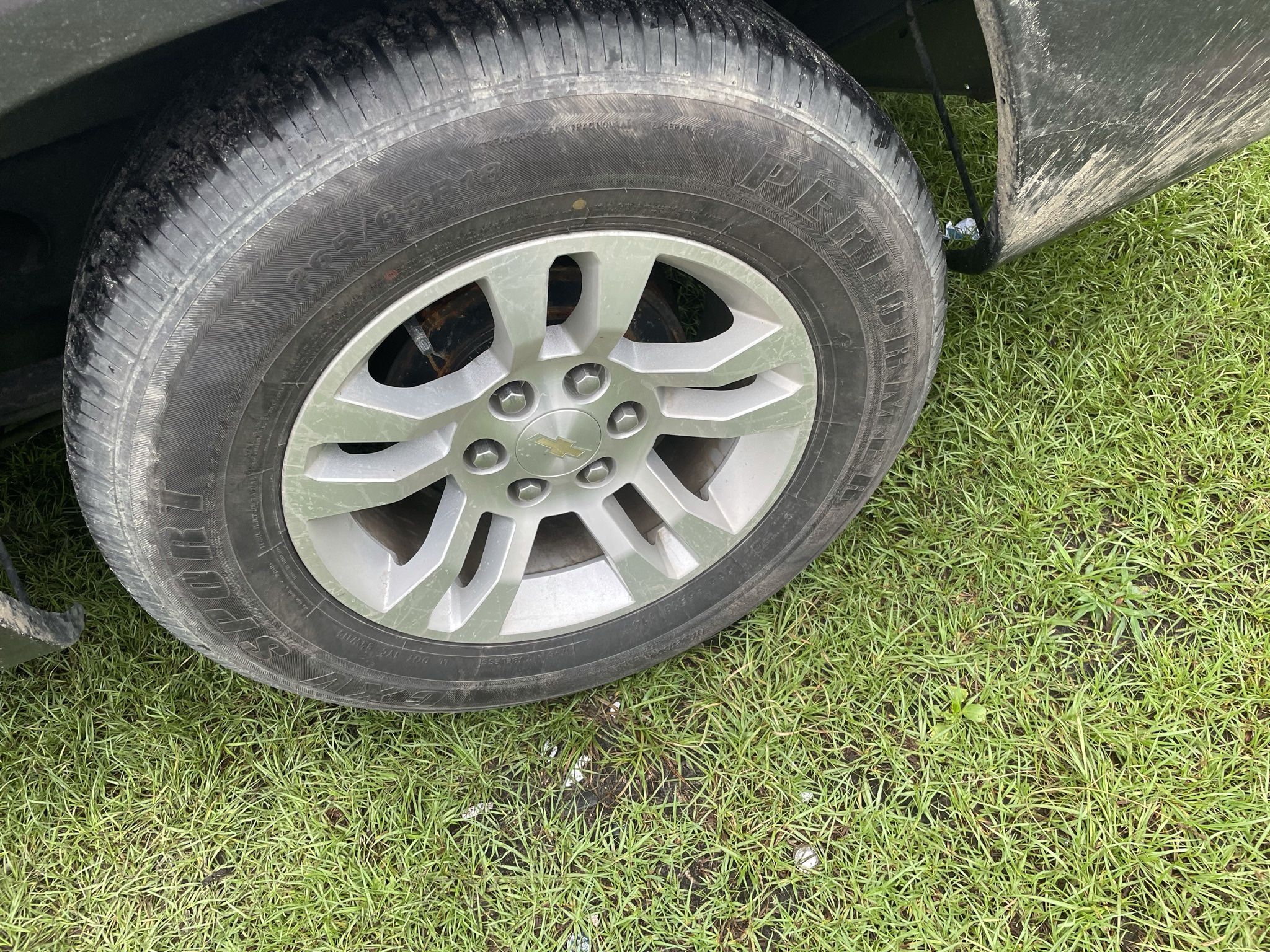 2018 Silverado Rims 18 New Tires the tires only have 70  miles of use