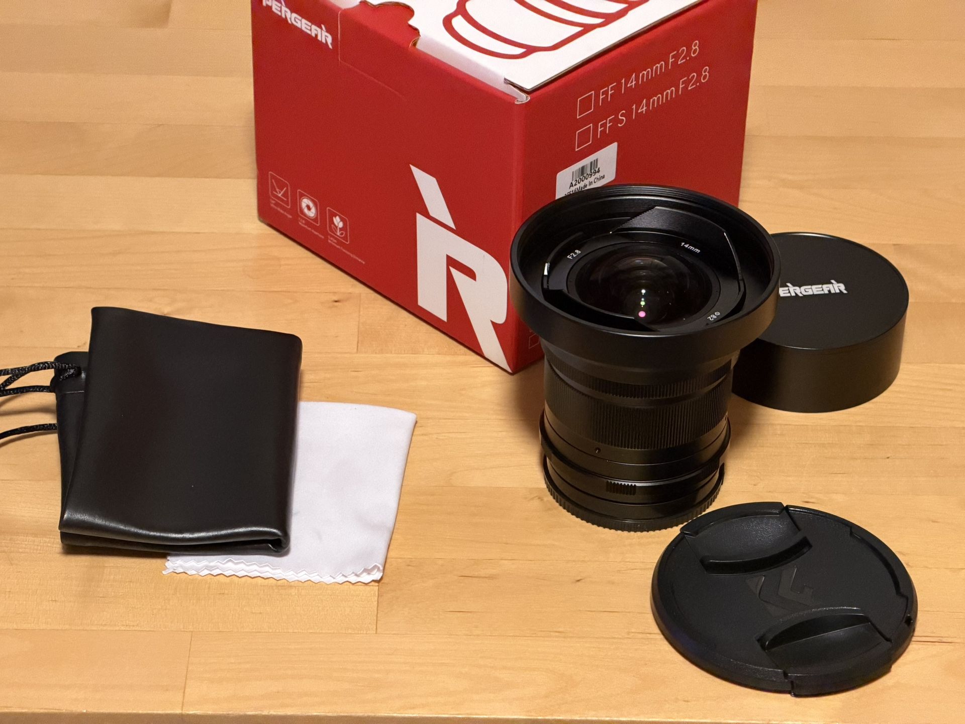 Pergear 14mm F/2.8 Series II Like New, Extras For Sony E Mount