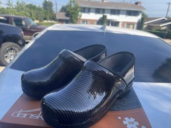 Nurse Shoes Brand New Size 40  Like 9 Or 10 Women’s