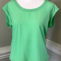Women’s Cap Sleeve Blouse with Scoop Neck (size 4 - more like 6)