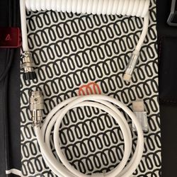 WiredIn Rubber Coiled Aviator Keyboard Cable White 