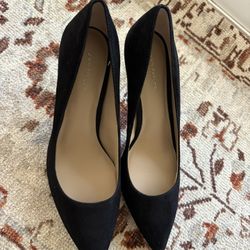 Ann Taylor Black Suede Heels (Women’s Size 6.5M)