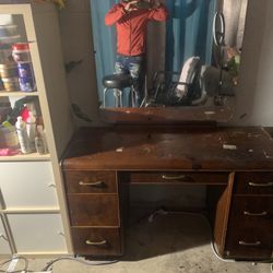 Vintage/make up table