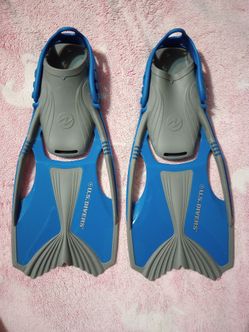 US Divers Fins Size Kids Small US 9-13
