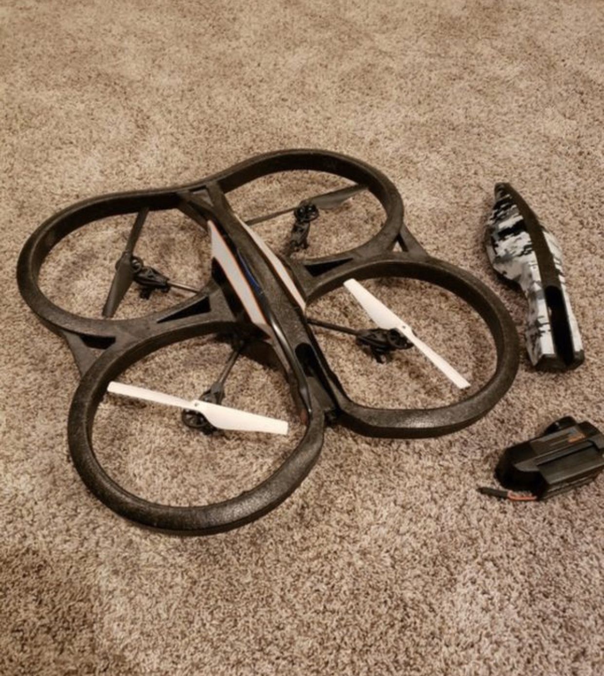 Parrot Drone 2.0 +extra cover & charger (needs new battery).