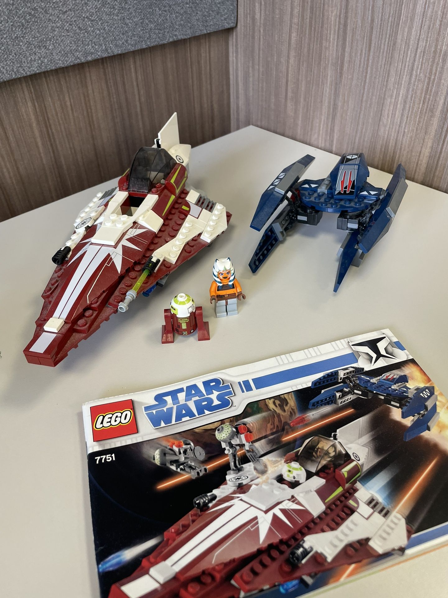 Lego Star Wars Ahsoka's Star fighter And Vulture Droid Set 7751