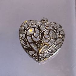 Eloquent Heart Pendant. 