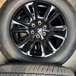 FORD F150 Platinum Stock Rims And Tires 