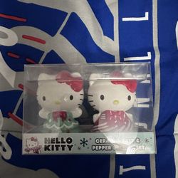 Hello Kitty Christmas Salt And Pepper Shakers
