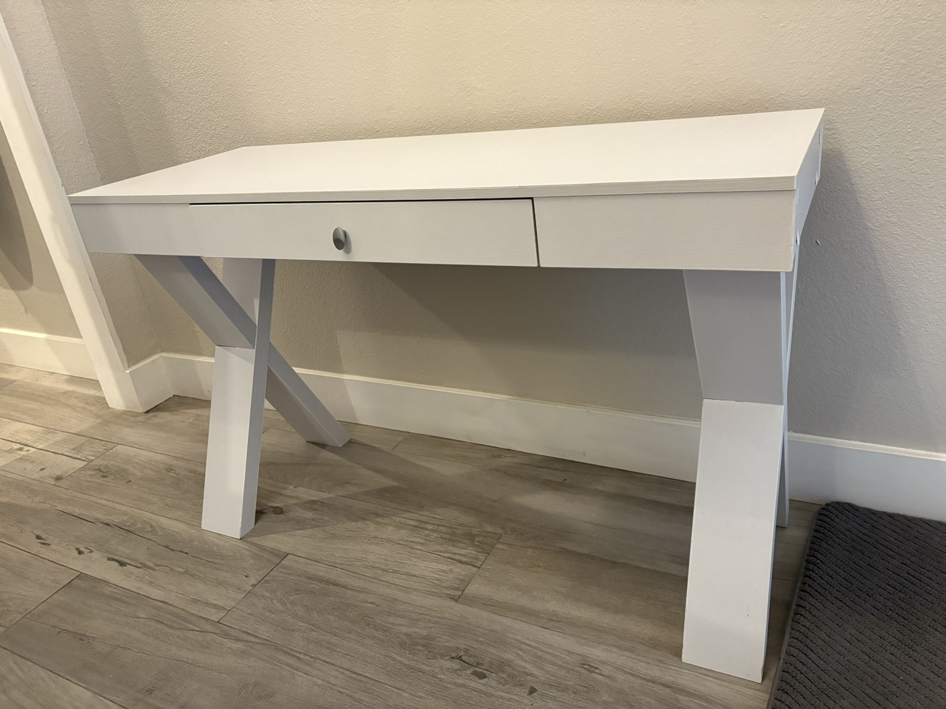 White Modern Desk