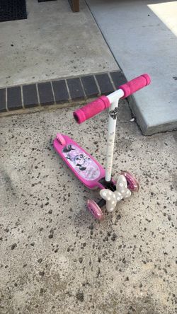 Toddler mini mouse scooter