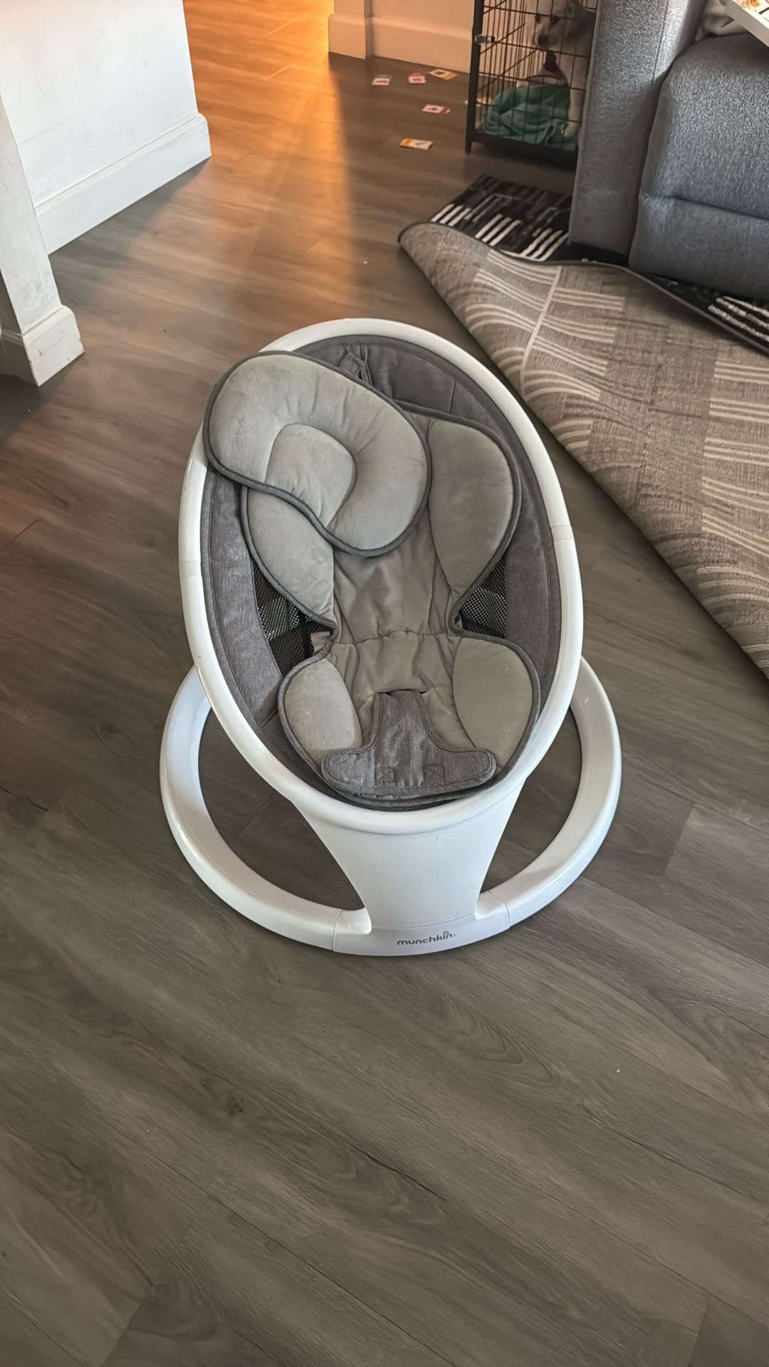 Munchkin Baby Swing Bluetooth