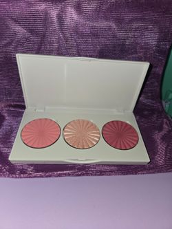 3-Pan Blush and Highlighter Palette