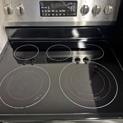 Frigidaire Gallery 30" Electric Range with Air Fry Model No. GCRE3060AF