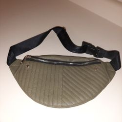 Steve Madden fanny pack