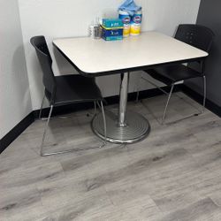 Kitchenette Table and Chairs