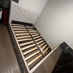 Full Size Bed And Mattress Perfect Condition 