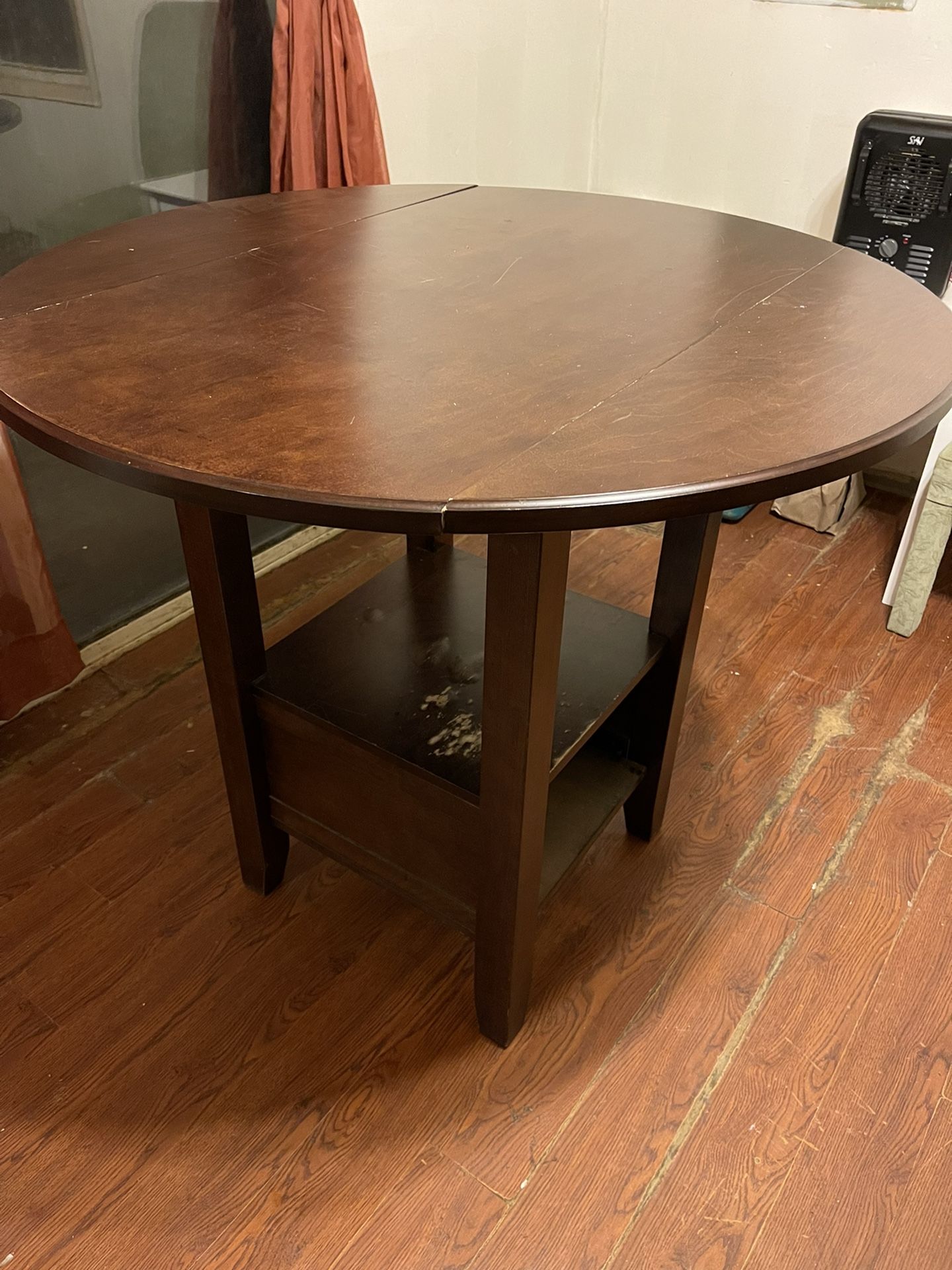 COUNTER HEIGHT DINING TABLE & CHAIRS