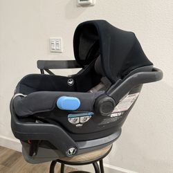 Uppababy Mesa Car Seat Base Included Clean