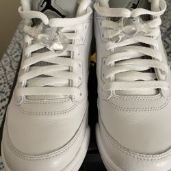 New Jordan 5 Retro Low Sz. 7Y $ 145