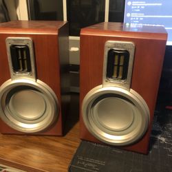 MCD708 Bookshelf Speakers