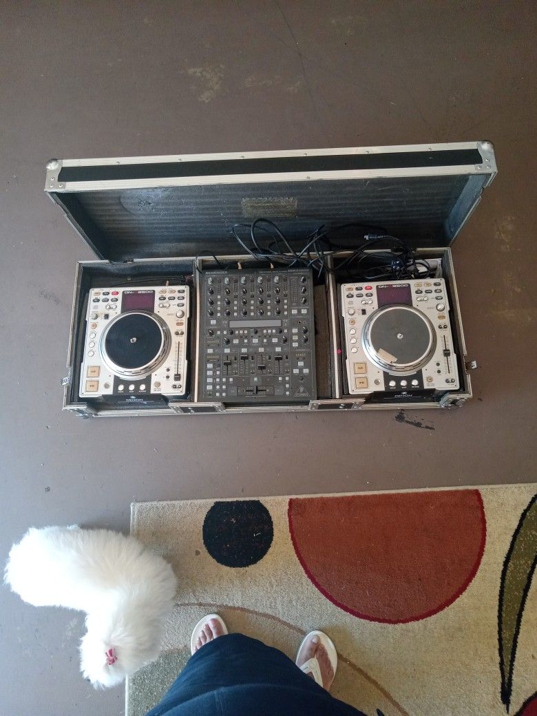 Digital Turntables And Mixer With Case