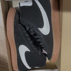 Black Nike Blazzers size 6.5W.