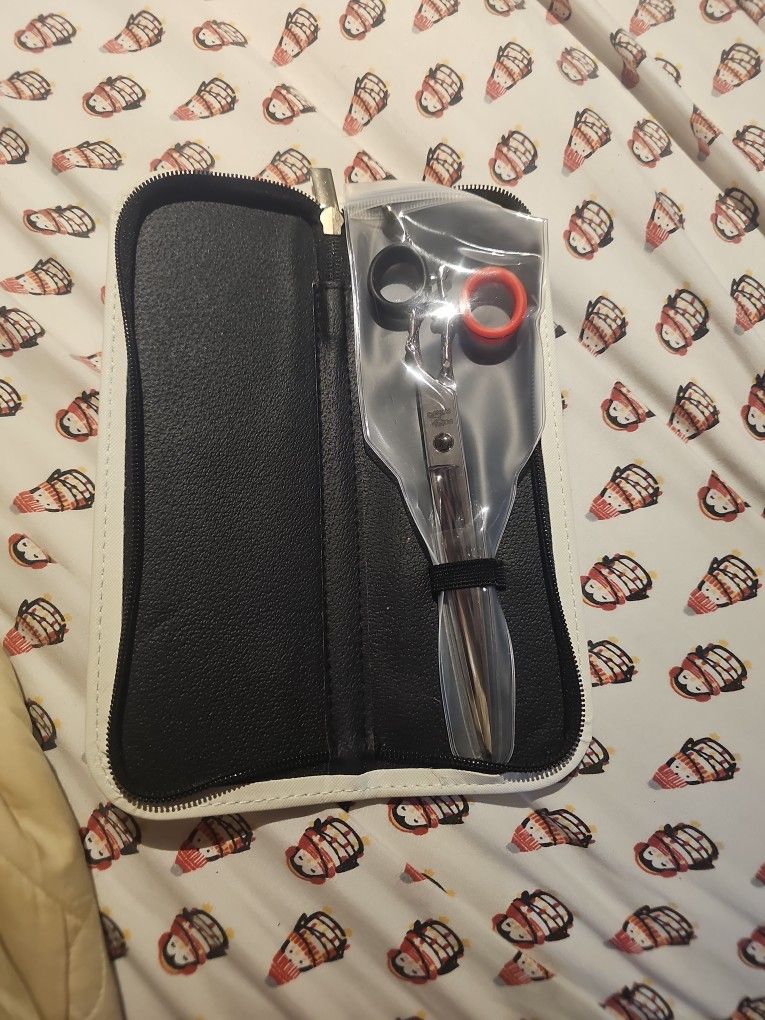 Foxy Roxy Swivel Straight Grooming Shears