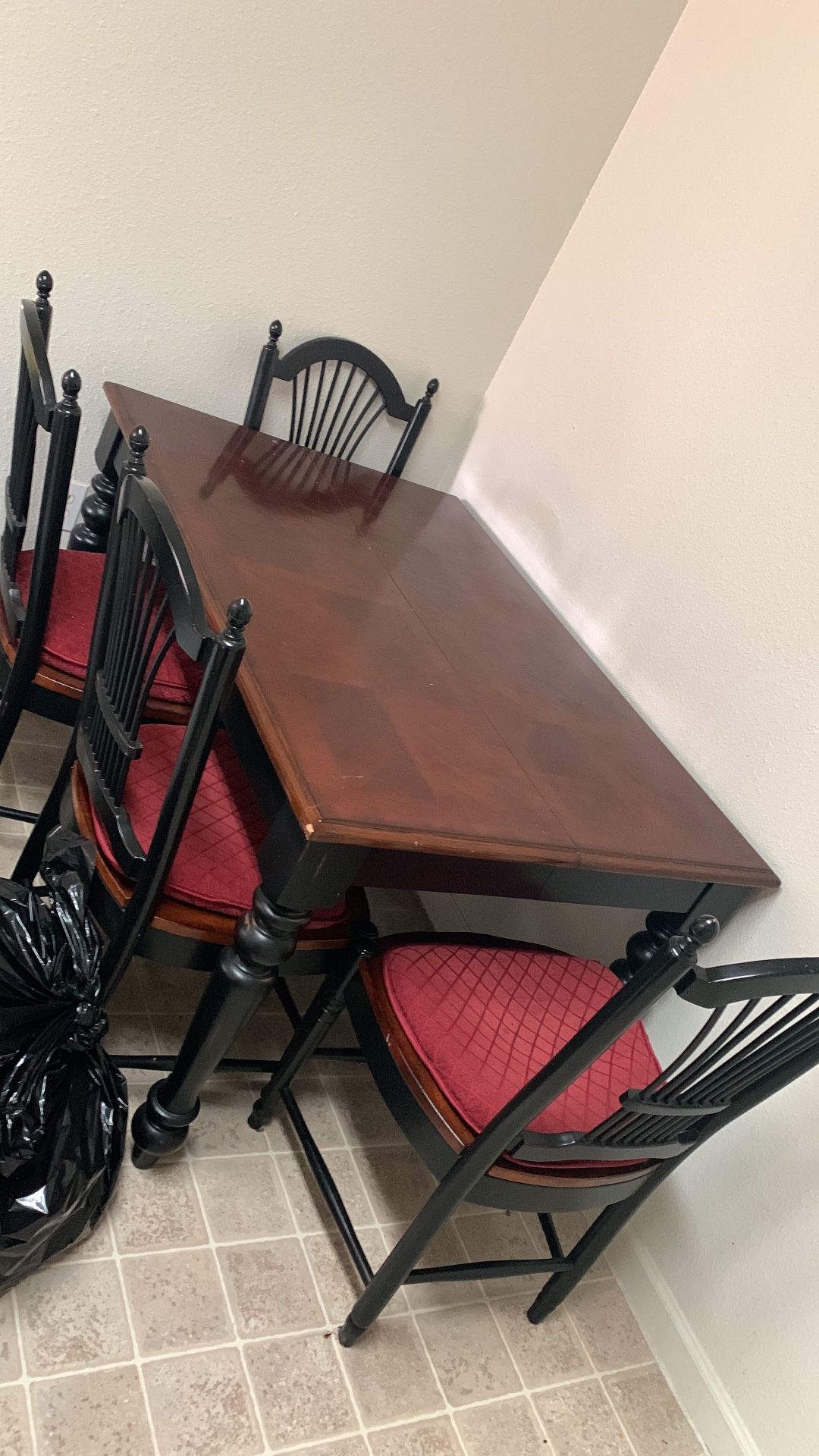 Dining Room Table $175 With 6 Chairs 