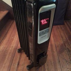 Pelonis 1,500-Watt Digital Electric Oil-Filled Radiant Portable Space Heater HO-0280