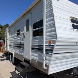 2002 Sandpiper 25 FT TRAVEL TRAILER DOUBLE DOORS SLIDE OUT 