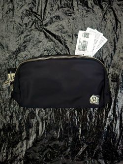 Lululemon Everywhere Belt Bag 1L Black Gold Wordmark Strap NWT