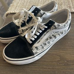 Women’s Van Sneaker 