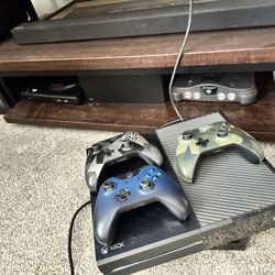 Xbox One With 3 Controllers