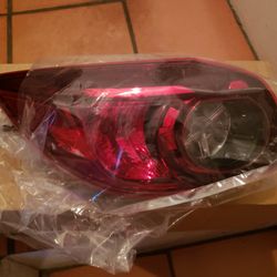 2014-2018 3 Gen. Mazda 3 Hatchback DS Taillight