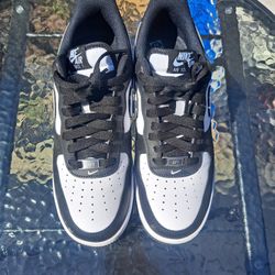 Nike Air Shoes Size 8.5