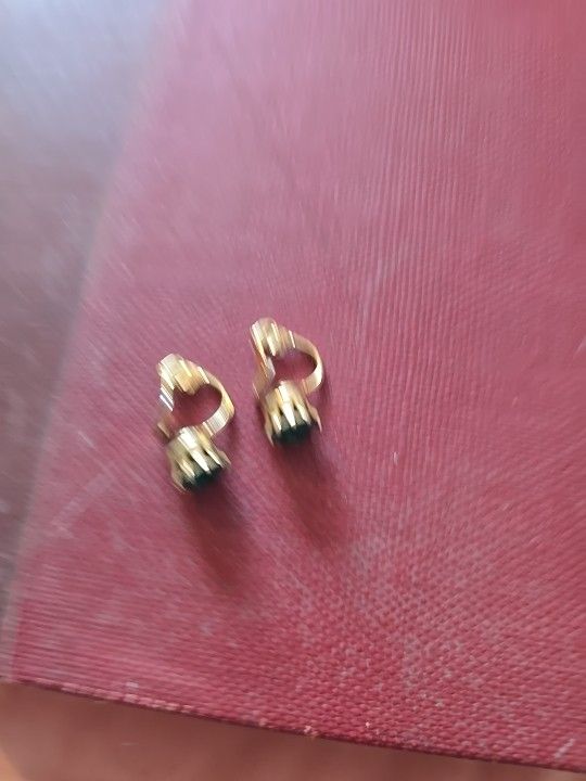 2 Pairs Of Clip On Earrings