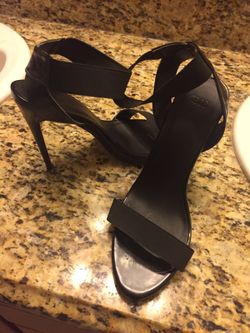 Black heels size 8.5